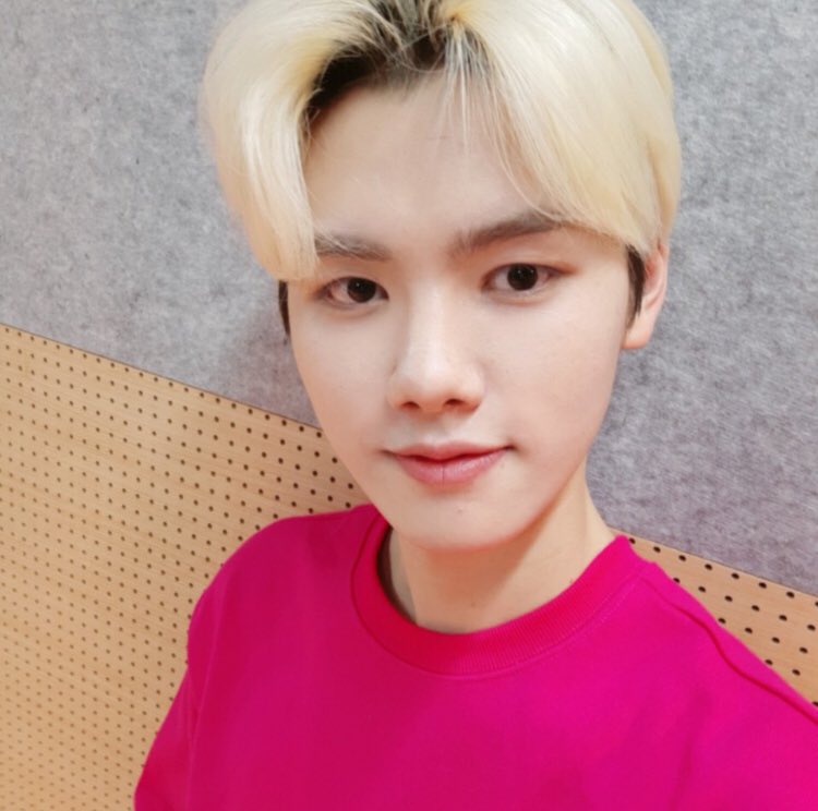 185_917's tweet photo. 강 셀카 변천사 https://t.co/jxebXV2cva