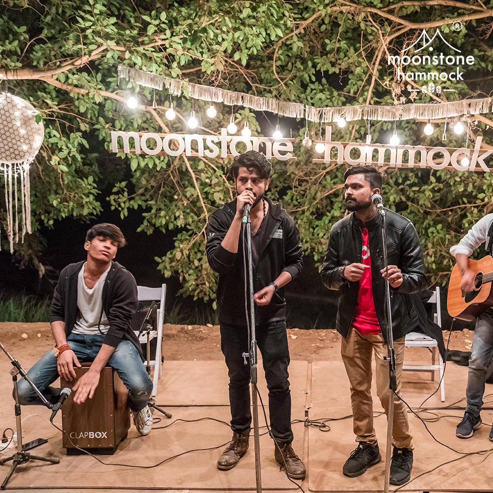 MoonstoneHam's tweet photo. Yes tonight is a band night along with season greetings from Kai Po Che.
Hope you have your dancing shoes on!

Book every Saturday for a live band performance.
Booking link in Bio.

#moonstonehammock #moonstone #liveband #camping #karjat #thingstodonearmumbai #whitenights #music https://t.co/yKE0XuwOIA