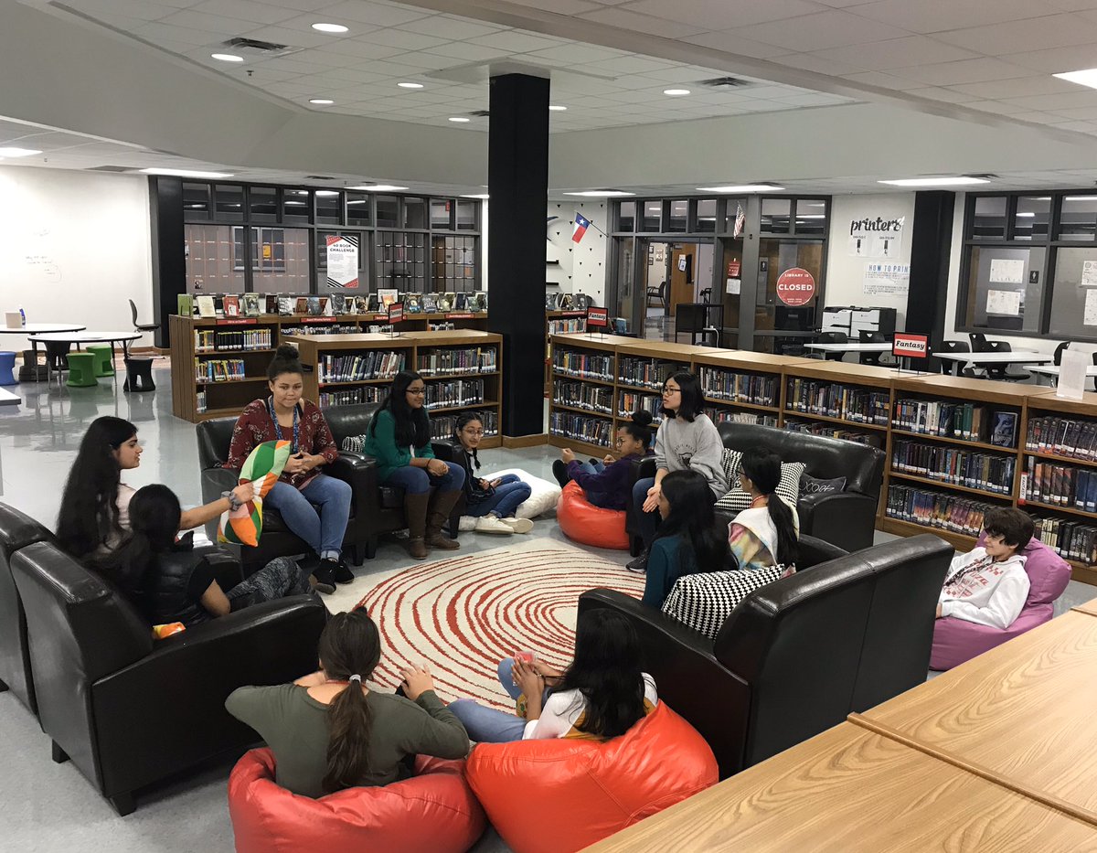 gwcmarcus's tweet photo. First GWC meeting @LamarMS outreach program! Fun and #STEM https://t.co/O7yNKMICpu