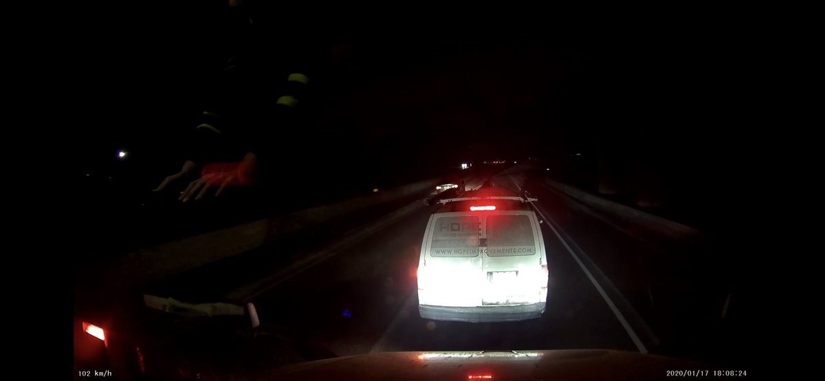 TdotTrucker's tweet image. If you brake check a truck, I promise I won’t respond with aggression, but EXPECT to see 🚔🚓 in your mirror. Happened this evening near #Cobourg Much thanks to the @OPP_ER #Northumberland for stopping this dangerous driver. Yes my hand is layin on the horn #driverperspective