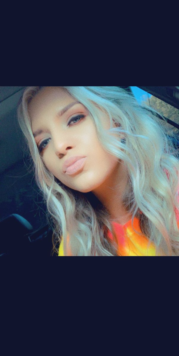 alison_rose321's tweet photo. Blonde / Brunette 🥴 https://t.co/W2K8LKSgcT