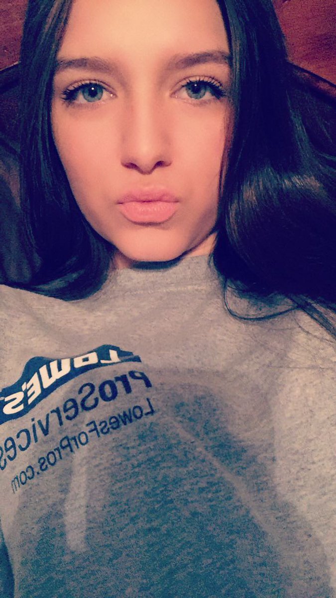 alison_rose321's tweet photo. Blonde / Brunette 🥴 https://t.co/W2K8LKSgcT