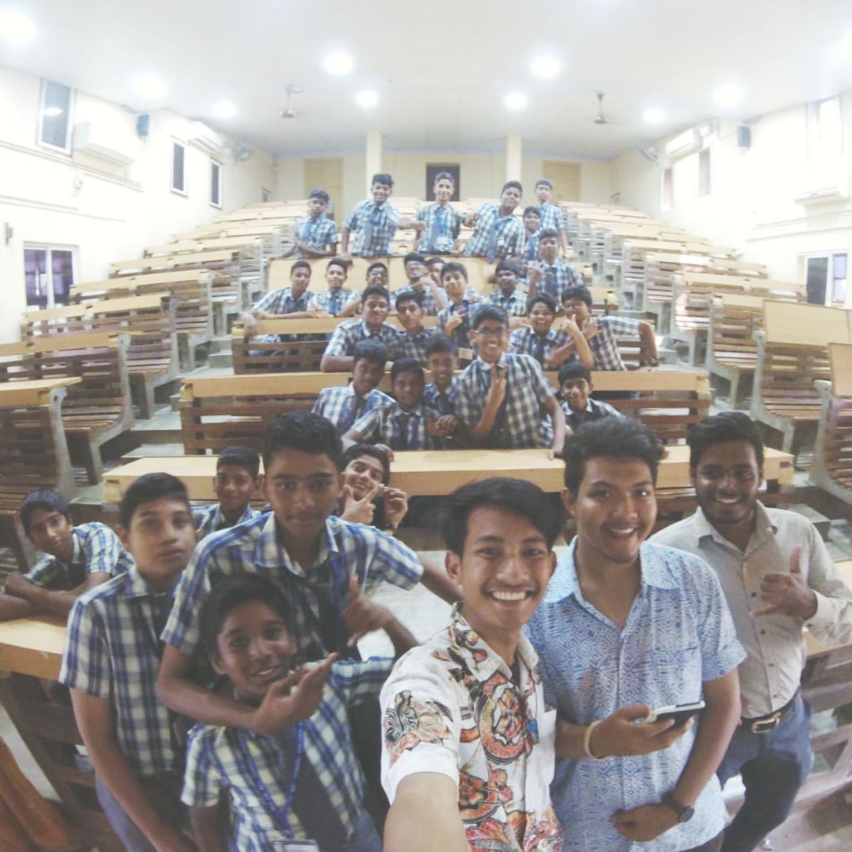 Pada 12-17 Januari 2020, dua Volunteer Bina Antarbudaya yaitu Kak @yovrpluto (Daryono) &amp; Kak <a href="/rafikaramseey/">Rafikar Ramsi</a> (Rafikar) bertolak ke India untuk menjalani program “Volunteer Exchange”.

Thank you volunteers and <a href="/IndiaAFS/">AFS India</a>  ❤️