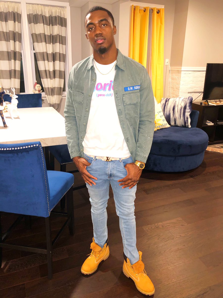 ChosenUn0__'s tweet photo. We Some Poor High Class Nigg*s Made To Be Rich โจโจ #PoorRich Life Is Good ๐ #BdayWeekend 1/20โ๏ธ https://t.co/T3vivqH2oB