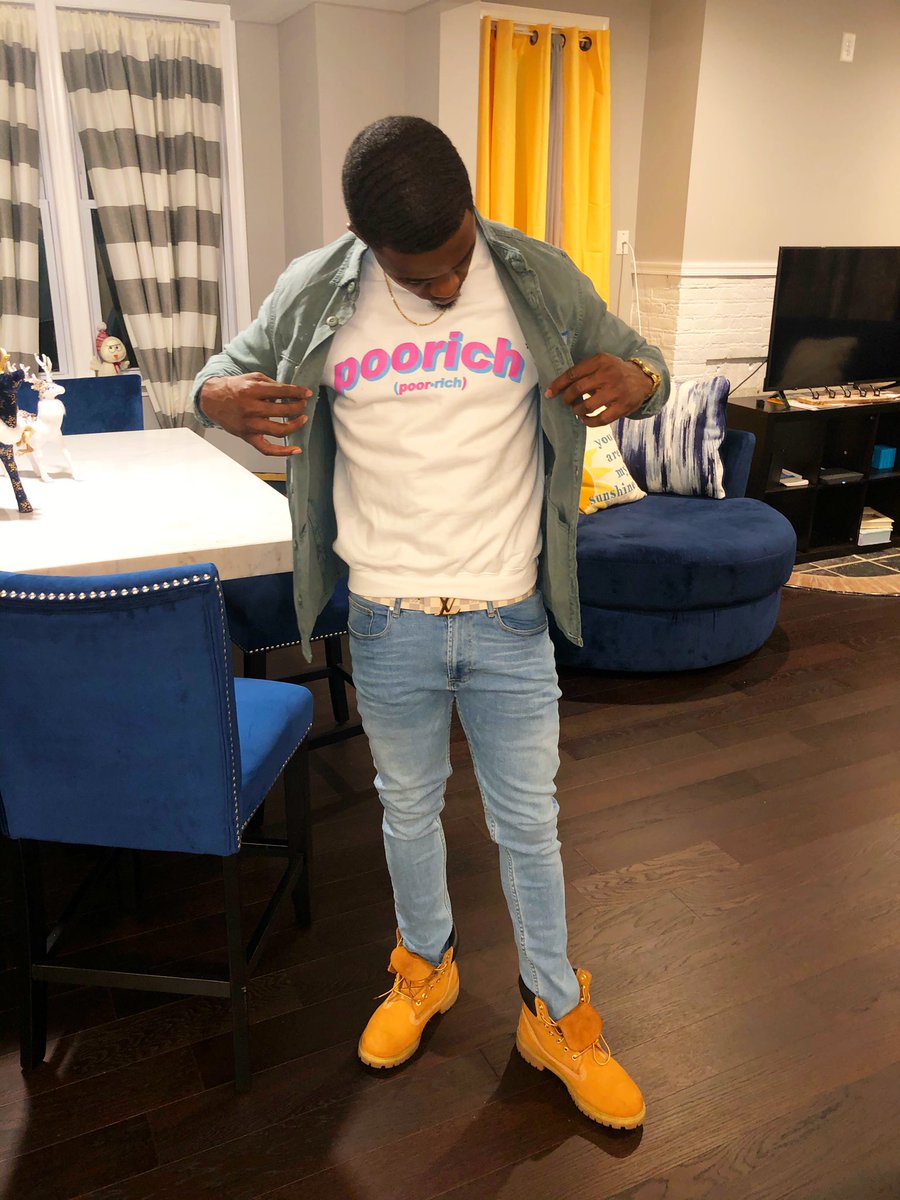 ChosenUn0__'s tweet photo. We Some Poor High Class Nigg*s Made To Be Rich โจโจ #PoorRich Life Is Good ๐ #BdayWeekend 1/20โ๏ธ https://t.co/T3vivqH2oB