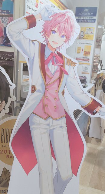 福岡のタワレコ!! 新しくさとみくんの等身大パネルがあった!!! #す