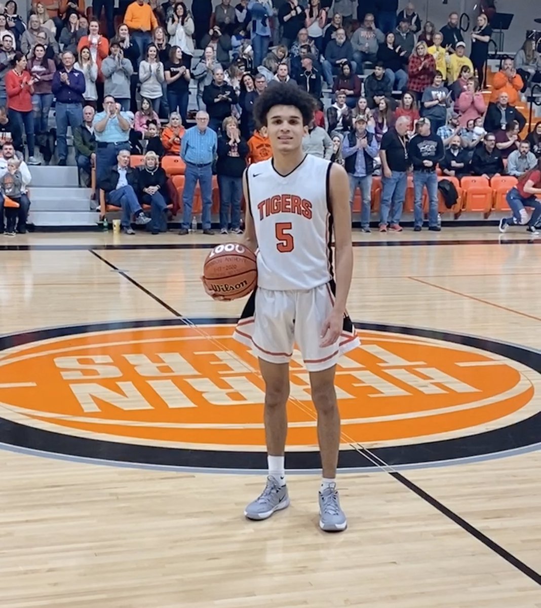 Congratulations to @Cluth30 on joining the 1,000 point club! He had 31 in a Tiger win over Harrisburg tonight. #HerrinHoops