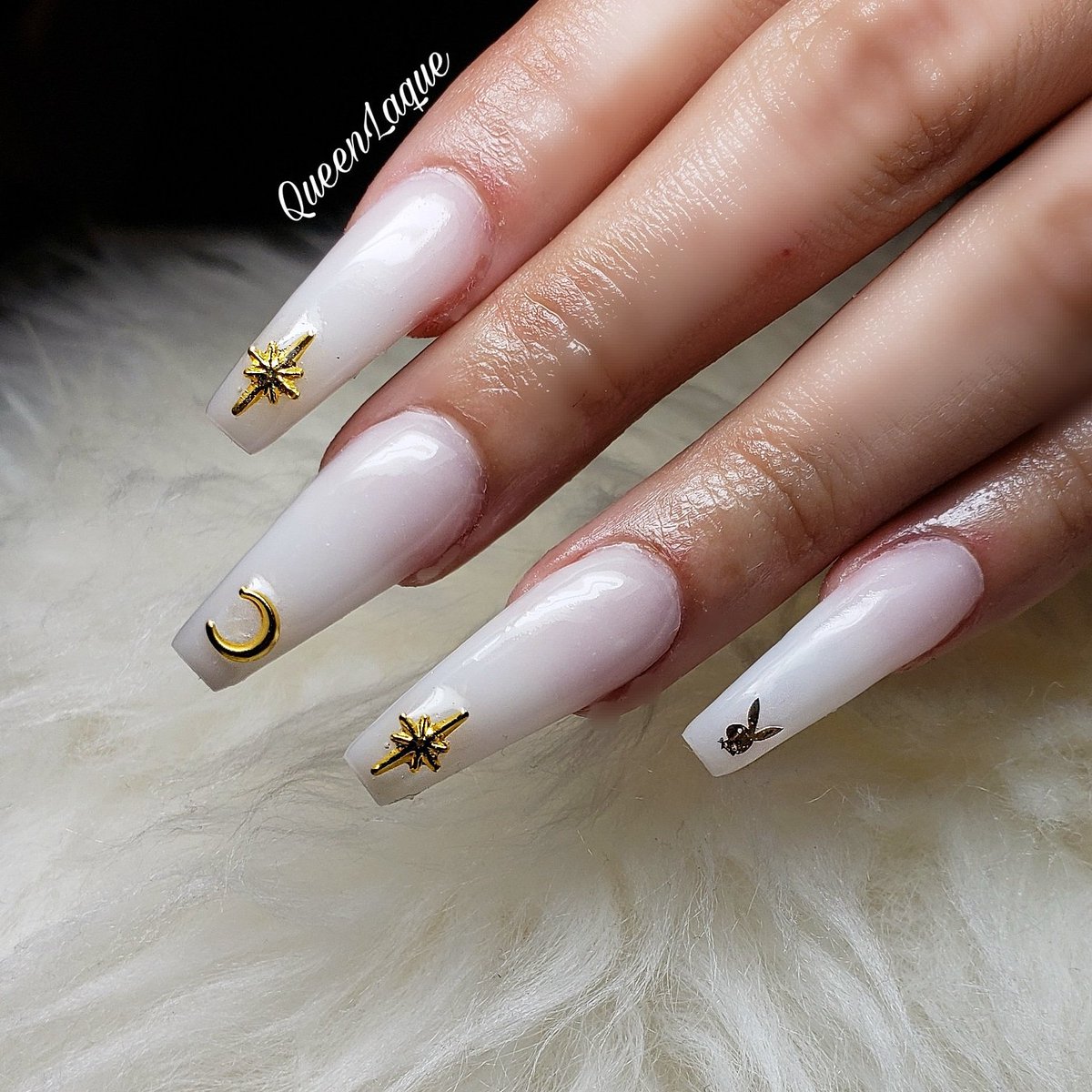 Soft white #coffinnails 💭
.
#coloracrylic #notpolish #sandiegonails #sdnails #canails #619nails #nailsmagazine #nailpro