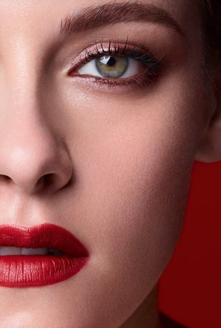 Jess Kstew on X: Images from the 'ROUGE ALLURE CAMÉLIA campaign with  Kristen!!💄💕 #KristenStewart #ROUGEALLURE #CHANELMakeup Source: @chanel.beauty  Instagram Stories  / X