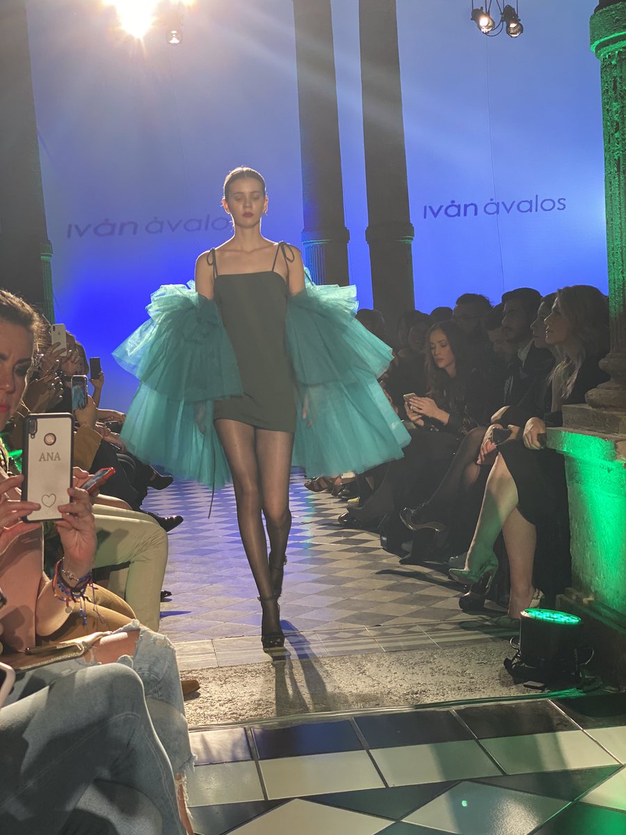 botiquindestilo's tweet photo. Oigan ayer fui a la pasarela de @Mexicouture acá en gdl y me encantó la nueva colección del hidalguense #IvanAvalos https://t.co/hdBlTeuSR6
