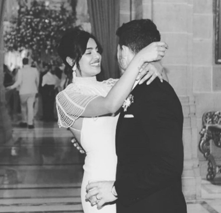 NickyankaJonas's tweet photo. https://t.co/dztIdADj2t