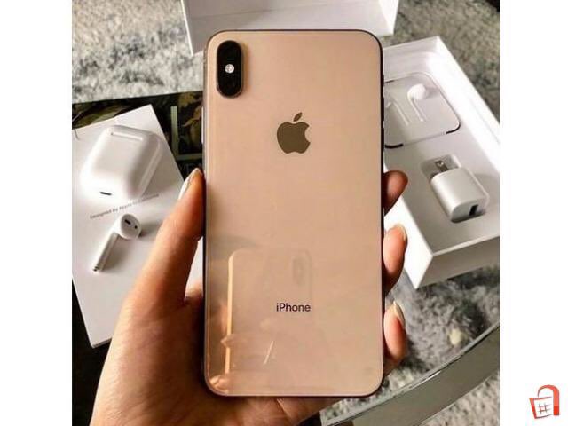 AwilNicki's tweet photo. Anotherrrrrr Giveaway!!!! Could you be the lucky 🍀 person to get a brand new iPhone 📲. #retweet,#comment,#likeeee Dm me for more information 😋😚 https://t.co/2VnpwBajYJ