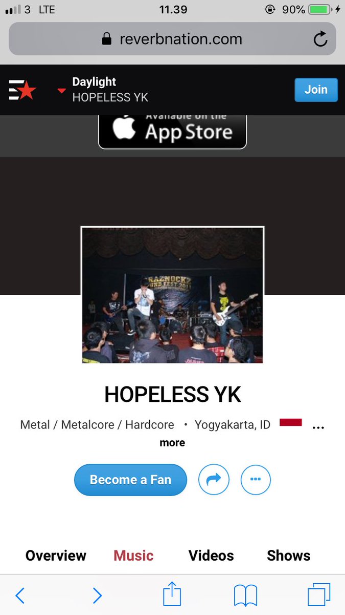 lagi pengen denger band lokal lawas. ini nih <a href="/HopelessYK/">HOPELESS OFFICIAL</a> yang digawangi oleh @iqbalezarr <a href="/HolySuckz/">S.H.T</a> kata orang2 sih mirip Parkway Drive, menurutku engga juga. Tapi keren slur! mereka ada another way of metalcore sih, musik metal yg beda fresh &amp; catchy bgt. ayok ngeband lagi lah!