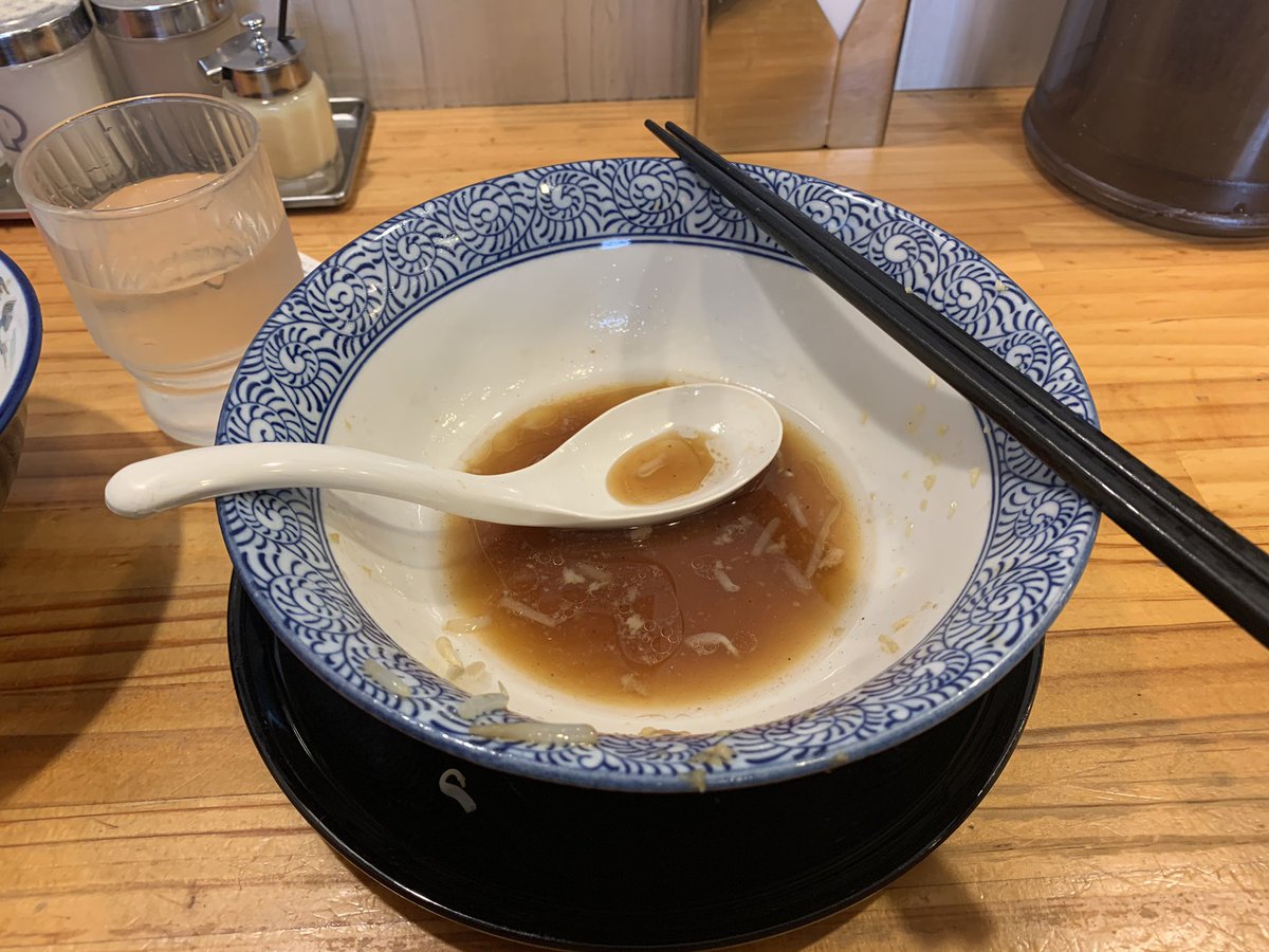 幸せとは星が降る夜と眩しい朝が繰り返すようなものじゃなく 春馬の汁なしジャンク背脂・魚粉増し味濃いめを食べることだ