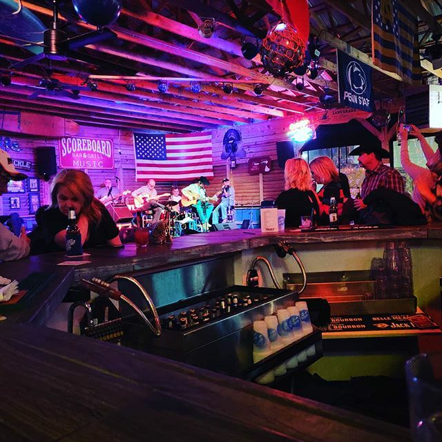 Now we're talkin' #bootscootinboogie #somewhere in #nashville ift.tt/2R5cAQw