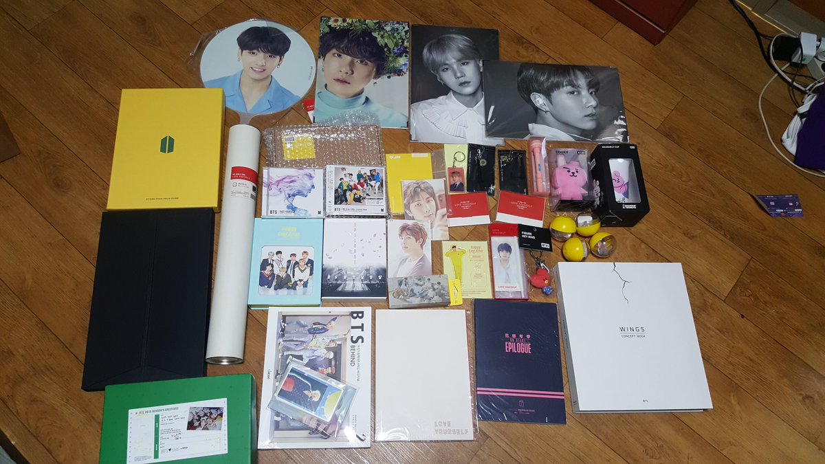 buy_transaction's tweet photo. 방탄굿즈양도해요
#오늘굿즈 #럽셀콘굿즈 #머스터굿즈 #윙파콘굿즈 #btsbvb #이미지피켓 #프포 #아크릴시계 #포스터 #인화사진 #방탄굿즈양도 #bt21굿즈 #렌티큘러키링 #일본앨범 #오늘엽서 #정국피켓 #앨범양도 #윤기프포 #오늘인화사진 #방탄소년단굿즈 #bts굿즈 #DVD #럽셀포스터 #컨셉북 #공굿 https://t.co/pYhy0NTOL6