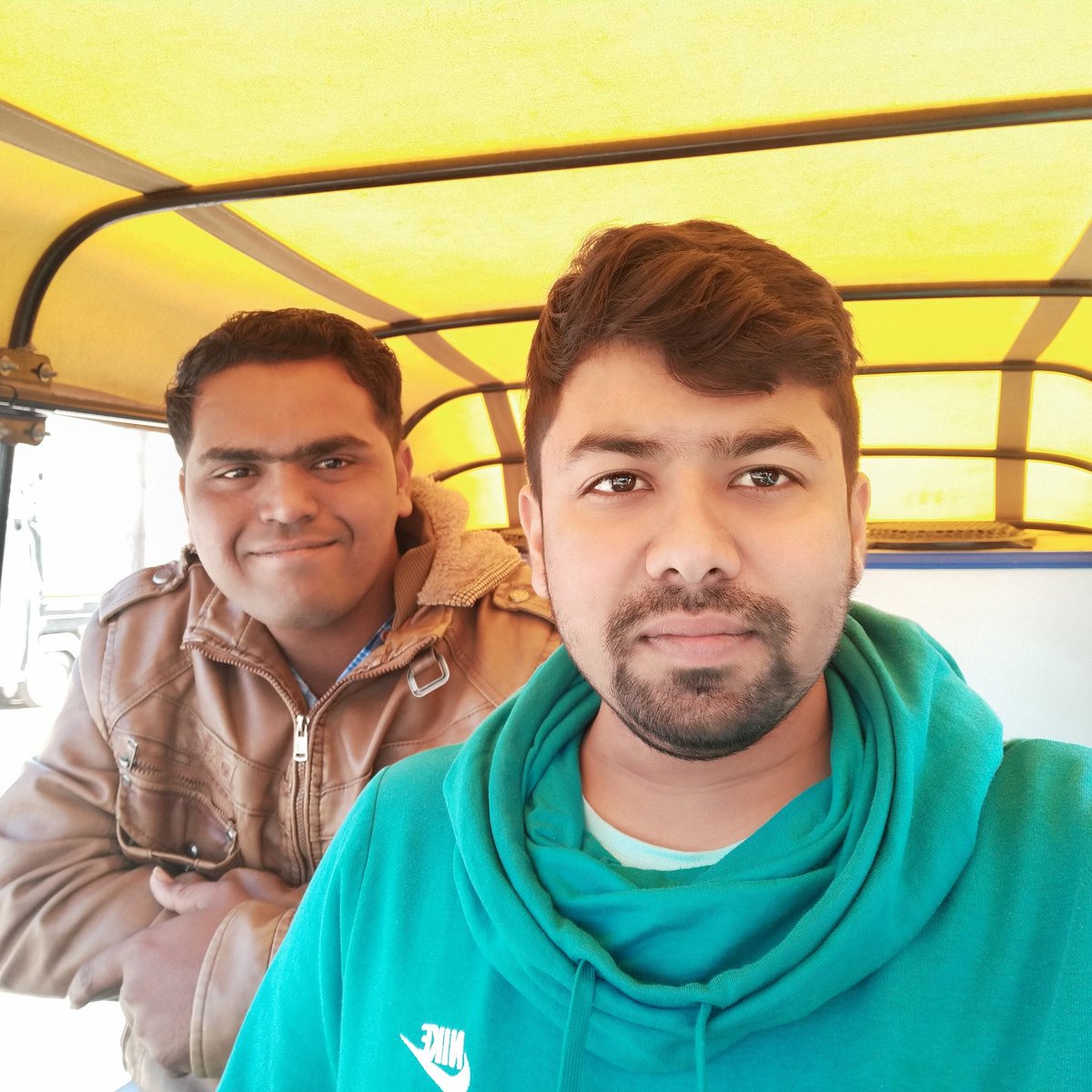 SajidSama18's tweet photo. #SSFSTREAM
भुज में मेरी गाड़ी देख के पहचान गये ये भाई बोला आप SSF वाले कॉमेडी वीडियो बहोत अच्छा बनाते हो एक सेल्फी हो जाए अच्छा लगता जब कोई आपको आपके काम के वजेशे जानने लगता है बस ऐसे ही प्यार बनाय रखे धन्यवाद ।
Thanks ibrahim bhai & SSF viewers 🙏🙏🙏 https://t.co/XYaDXOzTSa