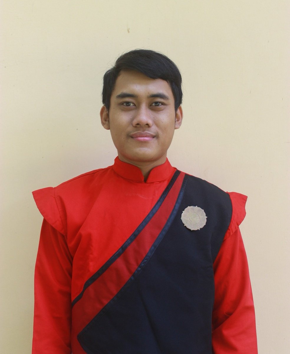 ulumifta_'s tweet photo. Sebuah #throwbcak percingbenan duniawi, sampe ga punya pipi, kilang minyak dimana-mana.
.
.
Eh tapi jadi bisa manage waktu, nentuin prioritas, nanganin emosi, dan yg paling penting bisa ngelurusin punggung yg dari smp-sma bungkuk :") https://t.co/AmX6supYBY