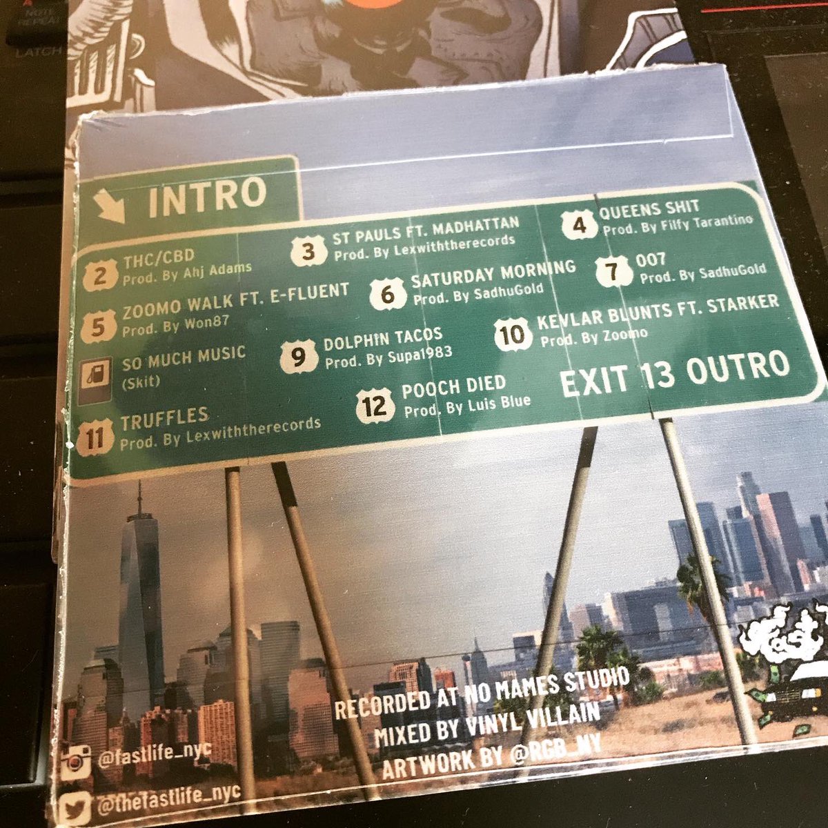 ohshitmafxxka's tweet photo. #FASTLIFE2 #TrafficKing
TouchDown🗽🗽🚀🚀 #fastlife #madhattan #efluent #starker #ahjadams #lexwiththerecords #filfytarantino #won87 #sadhugold #supa1983 #zoomo #luisblue #sauceheist #crimeapple #wazasnics #rocmarciano #onajejordan #thealchemist #fomtord #vinylvillain https://t.co/90QAD3AkQ8