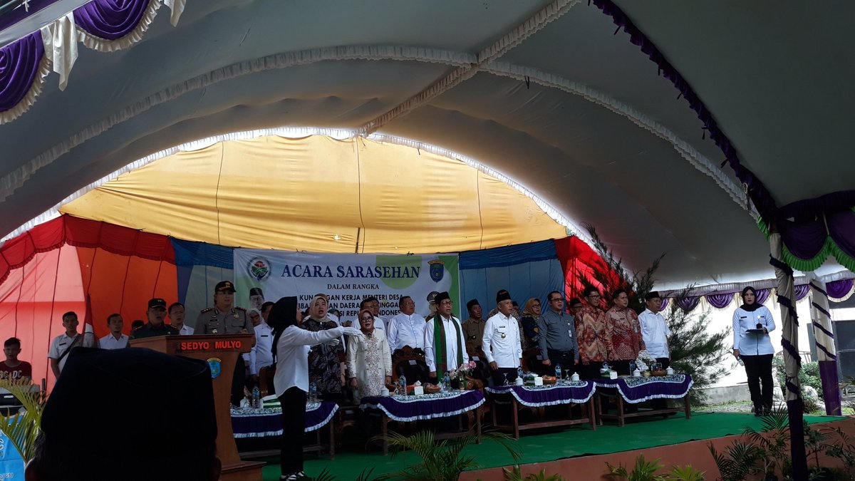 Wayansya's tweet photo. Kunjungan kerja Bapak A. Halim Iskandar Menteri Desa PDTT di Desa Sedyo mulyo Kec Mesuji Raya kab OKI SumSel
#sarasehanLouncingDesaDigital
#SurgaDesa
#TPPSumsel
#TPPKabLahat
#TPPKecPumi
@halimiskandarnu
@anwsanusi
@taufikmadjid71
@fachrilabalado
@imansyukri
@SukoyoKasekpro https://t.co/w1ERTi8Dsy