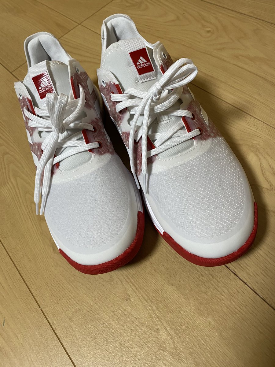 aranmare_aya's tweet photo. 【👟】
adidasの春夏モデル🌟
靴の裏は赤色でとても可愛い😍✨
久しぶりに出会えたお気に入りシューズです👟💕
深田選手のはバレーボールシューズ🏐
是非皆さんも✨😋
#adidas
#CRAZYFLIGHT
#キモ撮り https://t.co/kkf5J6JutD