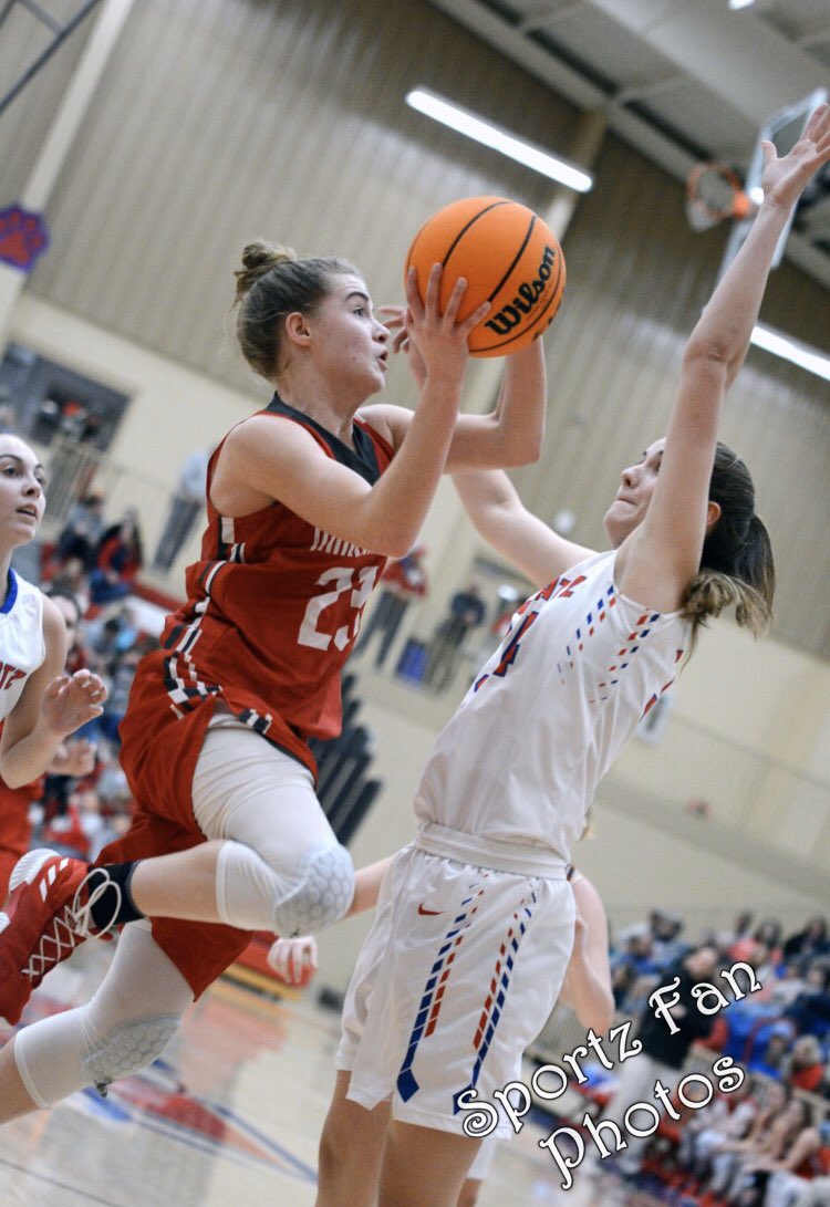 mandy_1034's tweet photo. @jennalawrence34 with 23 points, 10 rebounds, and 5 blocks as the Lady Katz defeat Marmaduke 56-41 for a big conference win. Great atmosphere tonight at Bearkatz Gymnasium!! #katznation https://t.co/2TkKYGO5RD