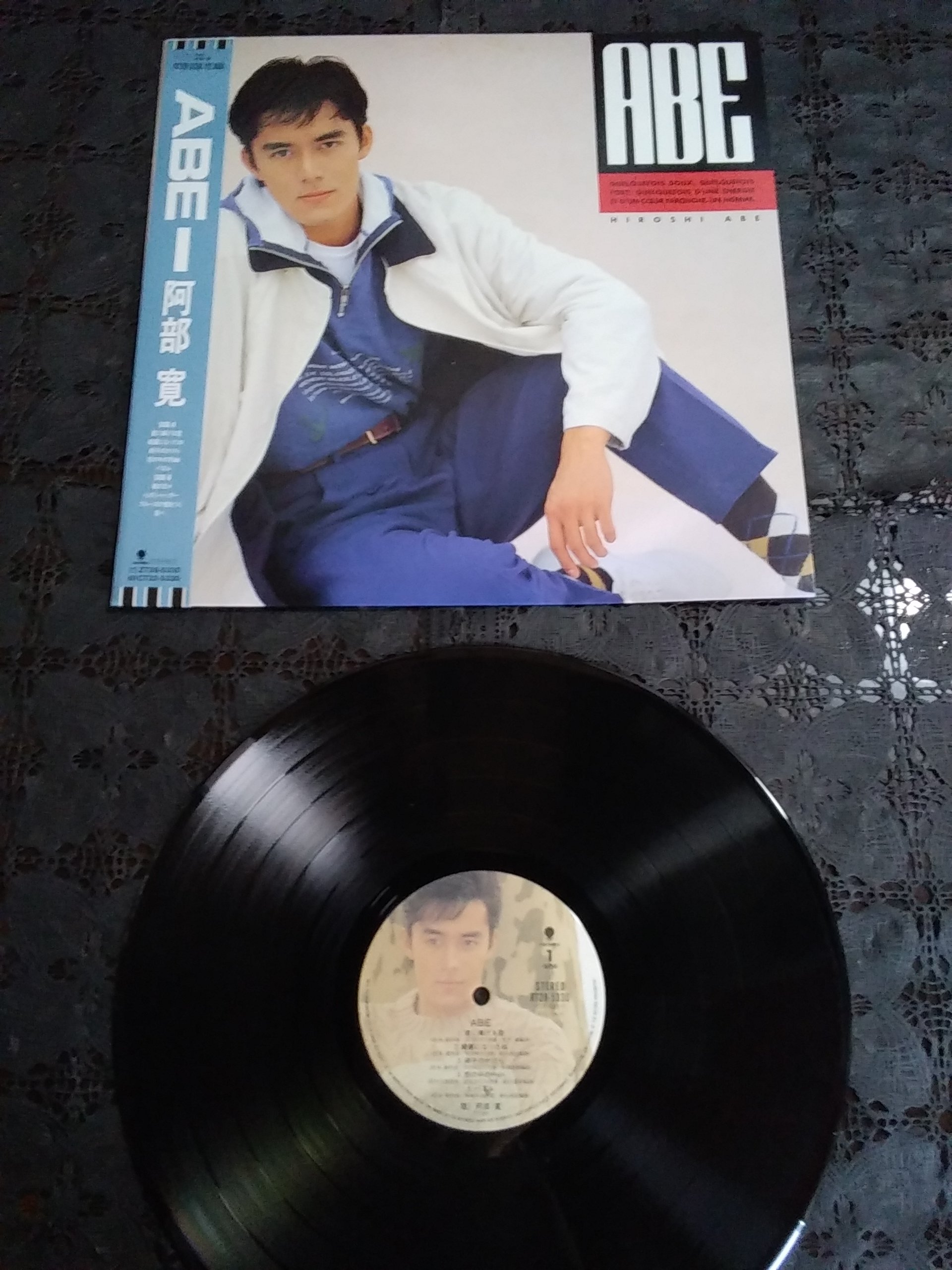 阿部寛さん写真集とVHSテープ - メルカリ