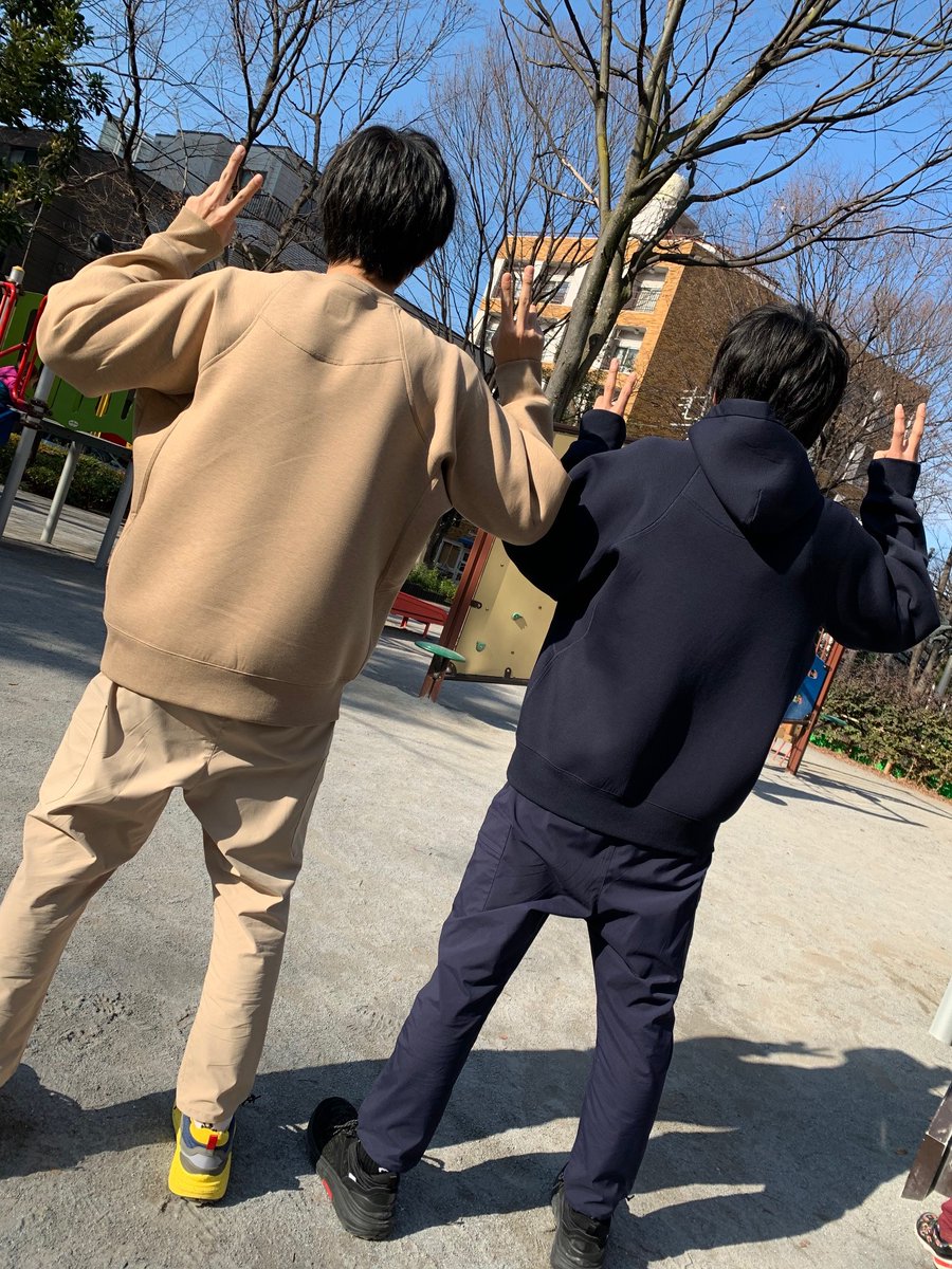 2月1日発売の「萩原利久の全力公園」に初のゲストが🥰　おおいに楽しんで全力っぷりがいつもの倍🧗‍♀️🧗‍♂️　缶けりで魅せてくれた🚀こちらのゲスト...…誰なんでしょうか？？……㊙️
#全力公園 ＃この世にある連載で一番好きな連載 ＃缶けりチャンピオン ＃全力公園初ゲスト

instagram.com/rikuhagiwara_o…