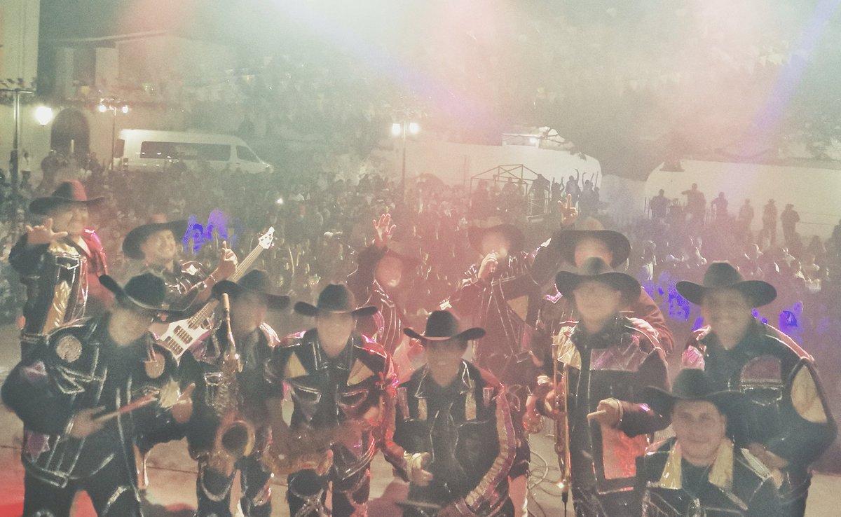 ¡Estamos muy complacidos de haberlos podido acompañar en esta noche Axochiapan!

Nos vemos pronto 😉
#FamiliaBandaVallartaShow