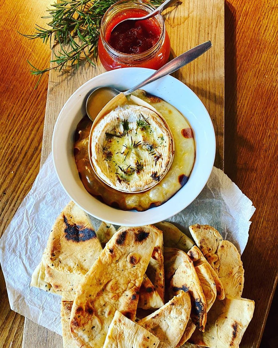 marriagesflour's tweet photo. Lunch inspiration from @lindahewettfood #repost #marriagesflour #cheese #lunchinspo
.
.
.
More cheese please #lerustique #cookexpertrecipe #bread #cookexpertmagimix #marriagesflour #homemade #membrillo #quincejelly #rosemary #garlic #good #bloodhealth https://t.co/dHHmm4BXJY