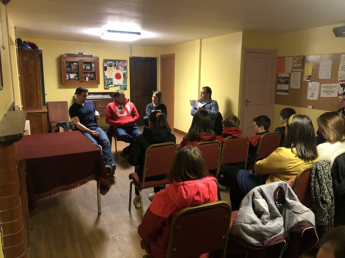 Diolch i <a href="/DafyddWDLewis/">Dafydd Lewis</a> ein llywydd am gadeirio’r Seiat Holi neithiwr ac i'r panelwyr @WynNiawyn007 , Siôn Evans a Guto Jones.