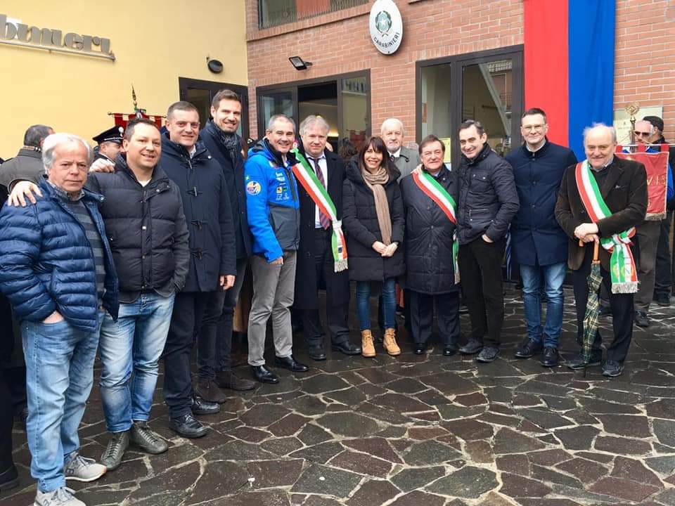 GioMalanchini's tweet photo. L’Arma dei @_Carabinieri_ è da sempre vicina ai #cittadini, ai nostri territori e comunità. Da questa mattina ancor di più a #Sorisole #Bergamo dove l’amministrazione comunale guidata da Stefano Vivi ha messo a disposizione dei militari alcuni spazi del Centro Civico di Petosino. https://t.co/FTOUbLDS5T