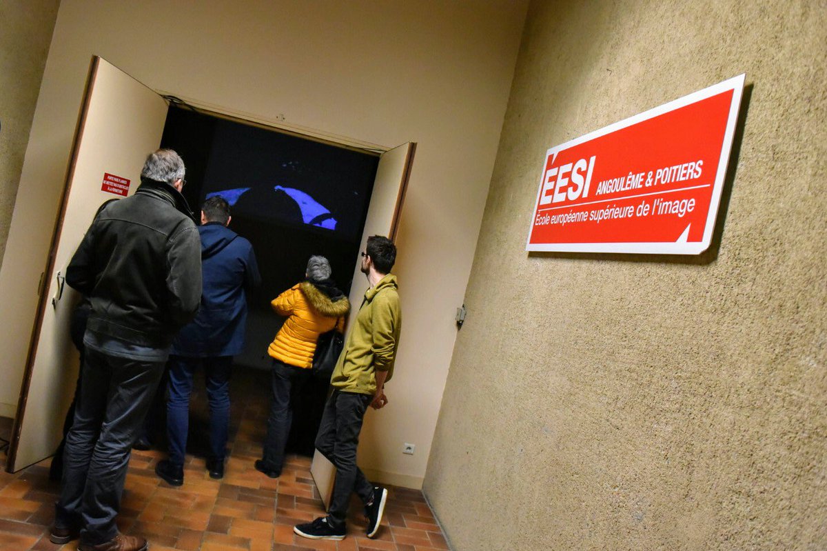 Rendez-vous à <a href="/EESI_ESA/">ÉESI</a> pour l'installation de Fanny Pratt, Flyover, ouvert aujourd’hui et demain jusqu'à 18h ! Et n'oubliez pas demain, performance sonore collective à 16h.