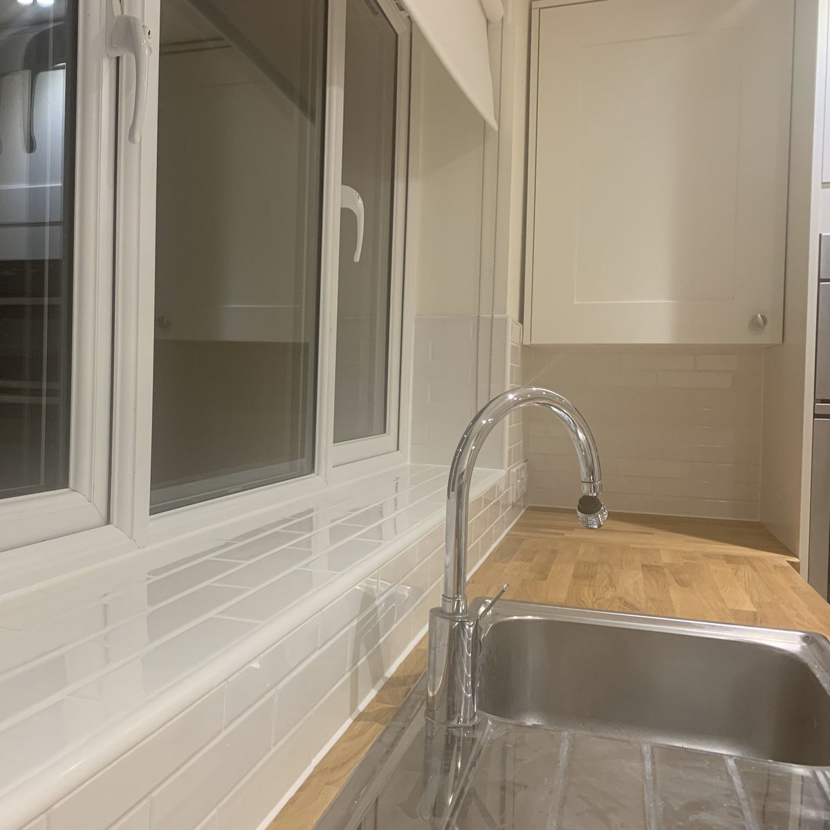SuffolkTiling's tweet photo. Such a clean, crisp &amp; fresh finish created using these 20 x 5 narrow white metro tiles.  Totally love the finished effect &amp; the client was over the moon.
#suffolktiling #tiling #tiler #ceramictiles #ceramictiler  #floortiler #floortiling #walltiler #walltiling #wetroom #wetrooms https://t.co/0k4NgawaM6
