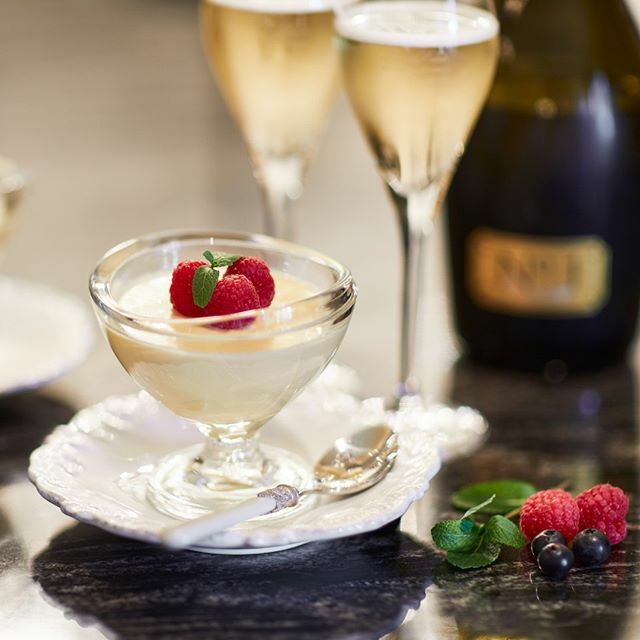 "I have recently discovered lemon posset goes incredibly well with our No.1 Cuvée," shares Adele Le Brun, owner of <a href="/no1familyestate/">No1 Family Estate</a> . "I like it very lemony and topped with three raspberries to be precise!"⁠
⁠
Click on the link in our bio ☝️ for the … ift.tt/2NEuUh1