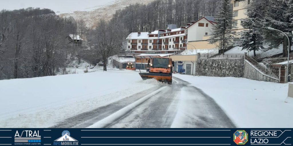 astralmobilita's tweet photo. βπβ #SR4Bis #DelTerminillo
In azione intervento mezzi spazzaneve
PRESTARE ATTENZIONE !!
@quotidianolazio @WazeLazio @Meta_Magazine @RadiomondoRieti @corrieredirieti @MepRadio @rietin_vetrina @Rietilife
#viabiliLAZ https://t.co/Z6mkHiR9T7