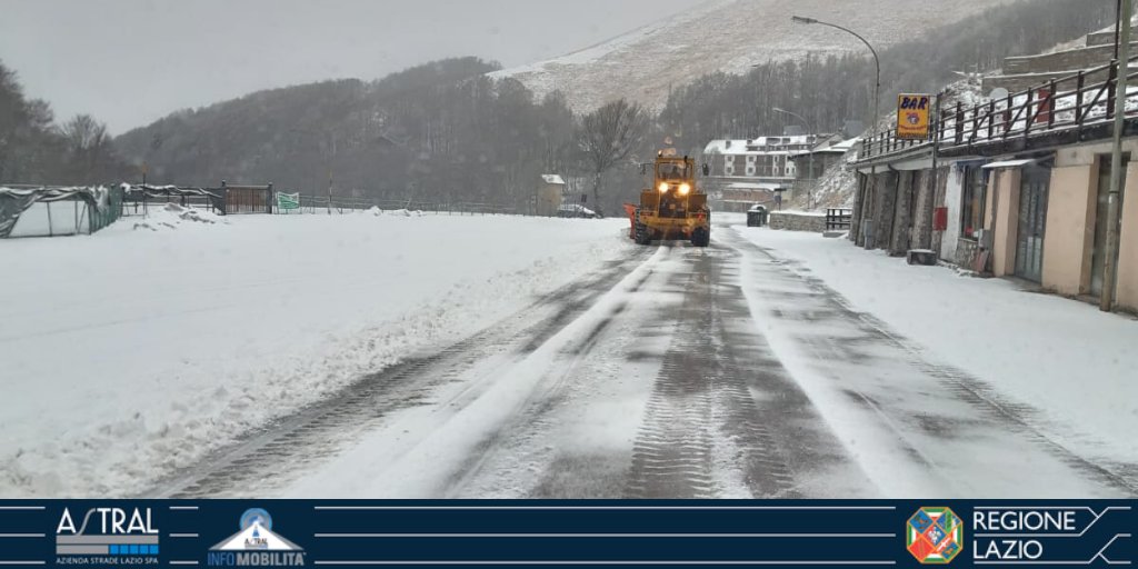 astralmobilita's tweet photo. ❄🚘⚠#SP10 #TuristicaDelTerminillo
In azione intervento mezzi spazzaneve
PRESTARE ATTENZIONE!!
@quotidianolazio @WazeLazio @Meta_Magazine @RadiomondoRieti @corrieredirieti @MepRadio @rietin_vetrina @Rietilife
#viabiliLAZ https://t.co/w85oVdjrpD