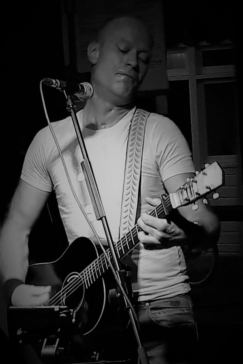 Vanaf 22:00 speel ik weer voor u <a href="/cafedezeevaert/">cafedezeevaert</a> #gezellig #vlieland #barrotisserie #livemuziek