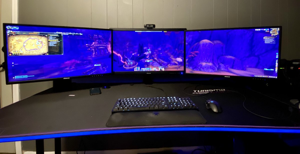 NeilWood's tweet image. This takes getting used to. Frame rate drops to about 26-32fps with all settings cranked.  About 50fps on “7” setting, with just a AMD Radeon RX 580.  7680 x 1440 @ 144HZ #worldofwarcraft #eyefinity