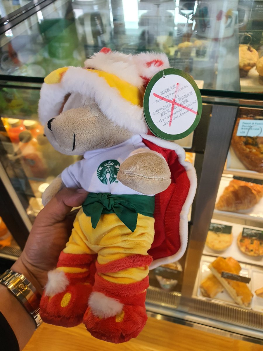 SurrenderedBear's tweet photo. กรุณาอ่านดีๆ RT สำหรับ follower เท่านั้น แจกตุ๊กตา Starbucks เชิดสิงโตต้อนรับตรุษจีน ตุ้งแช่ๆ หนึ่งปีมีหนเดียว หิ้วกลับไปให้จากฮ่องกง น้องน่ารักปีที่แล้วแจกแบบนี้ไปตัวนึง ปีนี้ใครจะได้ไป ไหว้เจ้ากันให้ดี กด RT กินหมู ไก่ เห็ด ขนมเทียนให้อ��่ม แล้วรอรับที่บ้านได้เลยยย https://t.co/UHqKnsxqP7