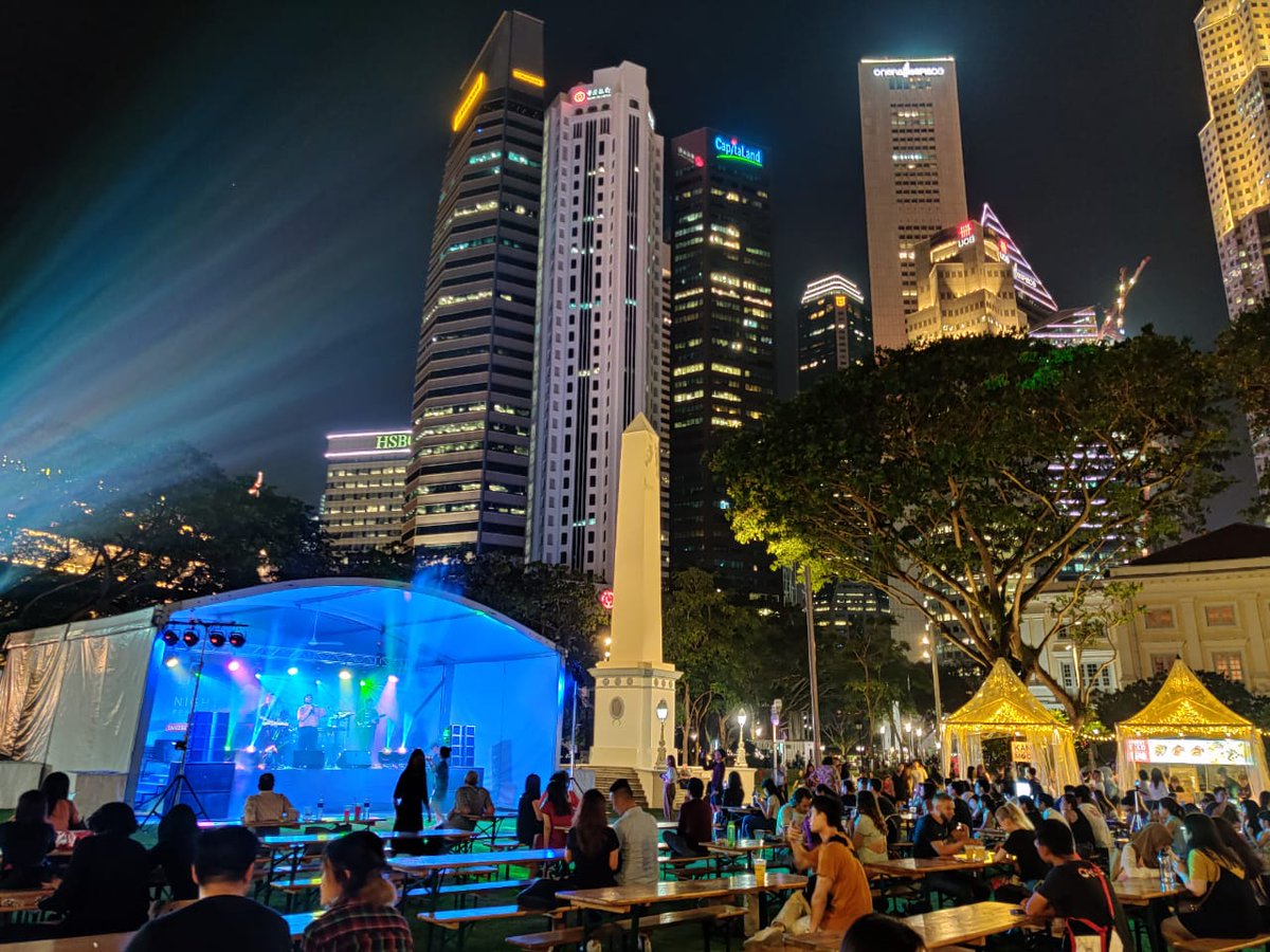 rohanchandhok's tweet photo. There's something about #Singapore's #LightToNight festival I've enjoyed every year and this year was no less. Time well spent and in perfect company too. https://t.co/EnvWD7rGgr