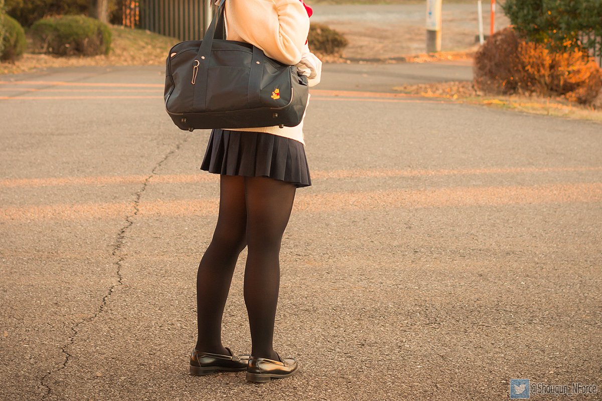 Shougun_NForce's tweet photo. 夕暮れタイツ。

また明日。

#タイツ ＃ナイスタイツ  #黒タイツ  #tights https://t.co/Q3suHOydDW