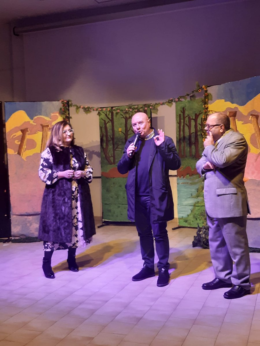 Notte Nazionale dei Licei Classici...Un sano momento culturale, con docenti illuminati e studenti intellettualmente vivaci. Una speranza per il futuro C'È!!!