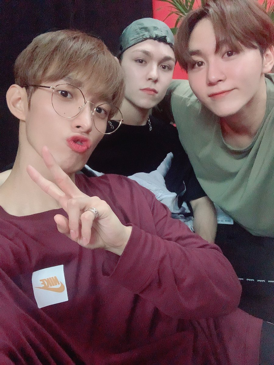 pledis_17's tweet photo. [17'S 도겸] 겨미 노니 과니💕
고생해따 동생들아 하하하

#NowSVT https://t.co/Jq6GRKO6Bq