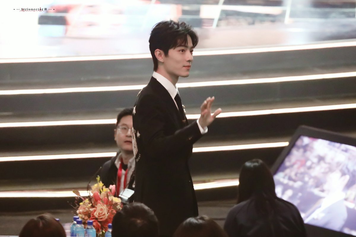 #Daytoy #肖战 #xiaozhan

20200111   北京微博之夜

“你很好，我很喜欢你。”