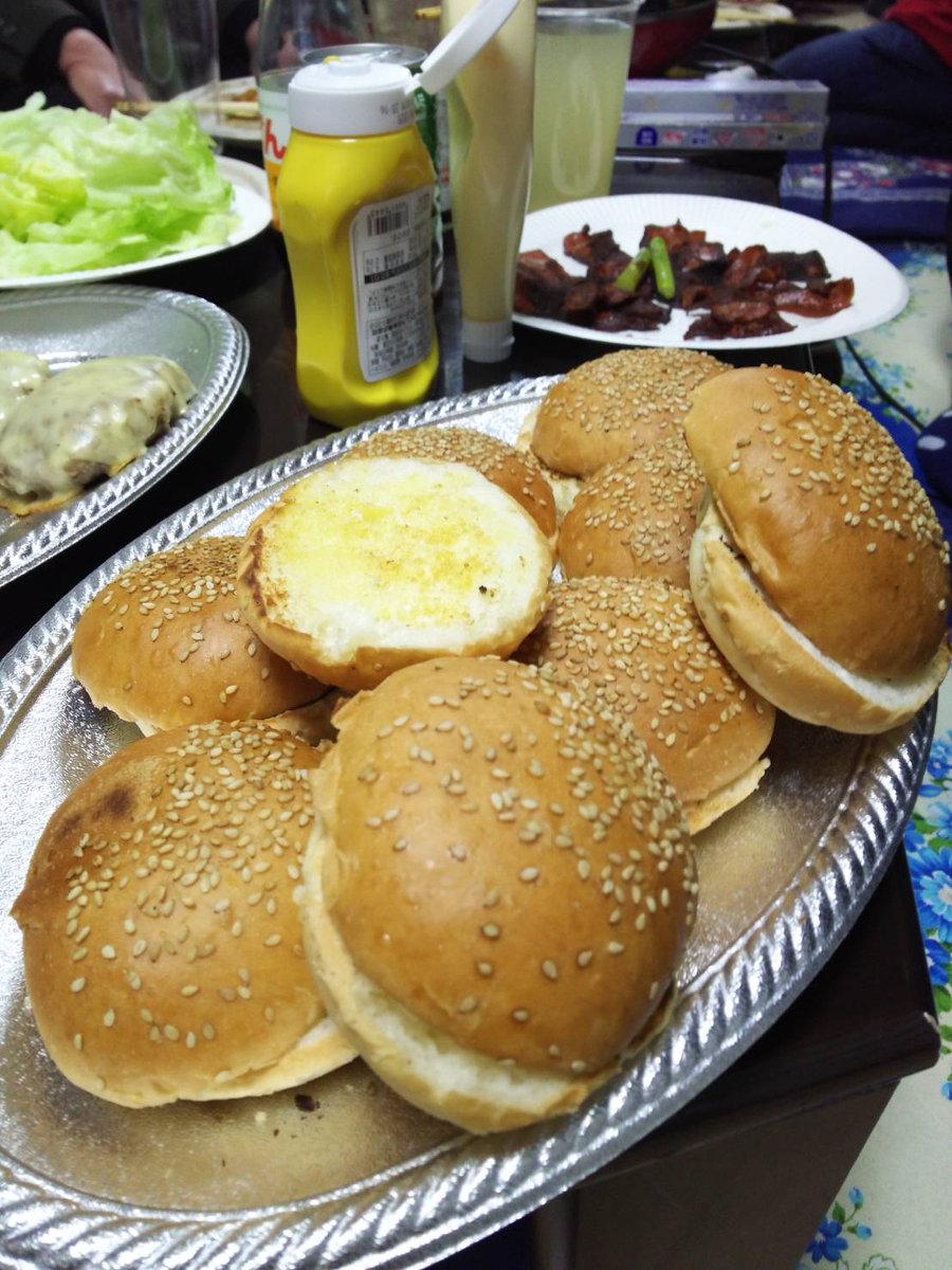 Radix レイディックス 社長 通野未帆ちゃんの誕生日肉パーティ終了いたしました いゃあ手作りハンバーガーめちゃくちゃ旨かったですねぇ ご参加して頂いた皆様ありがとうございました 次回は4月か5月にアレのアレで会いましょー