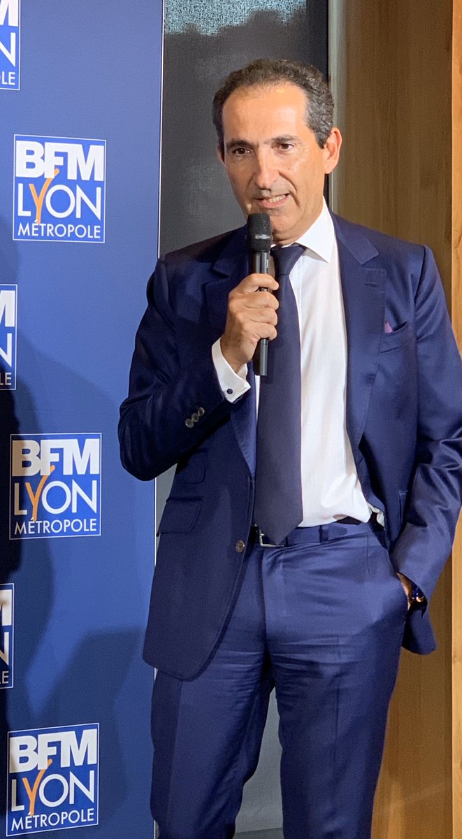 Il y a un an je transmettais #TLM à l’équipe <a href="/BFMLyon/">BFM Lyon</a> 12 mois plus tard, mieux que jamais <a href="/BFMLyon/">BFM Lyon</a> est au coeur de l’info, du direct, une matinale, 15 journalistes. 4 ans pour redresser et permettre un envol pérenne. #tv #info #bravo #équipe #lyon #chaine30