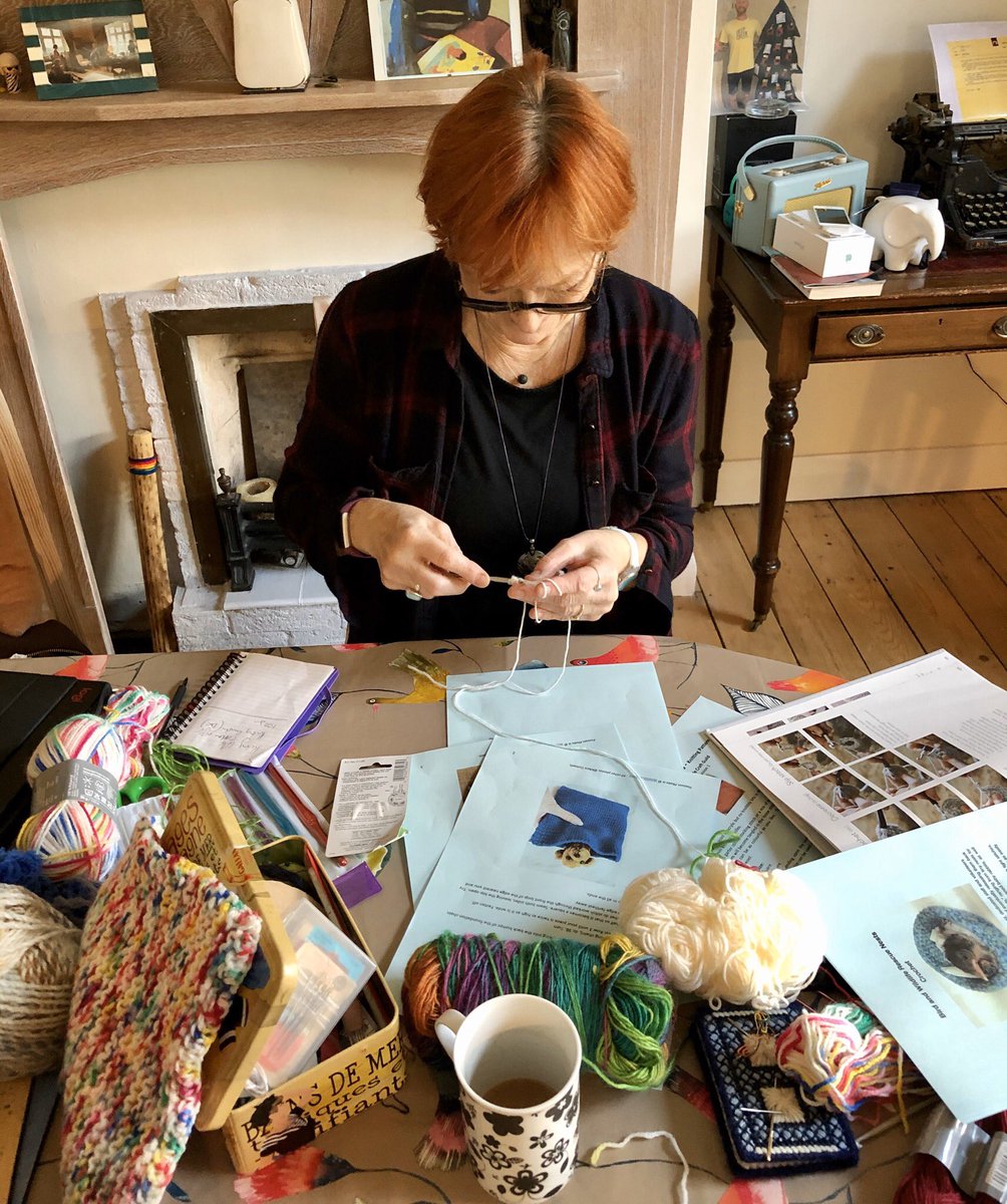 Taught my knitting friend to crochet so she can crochet some Joey Pouches and nests for the #AustralianBushfiresDisaster 🖤  she did a grand job! <a href="/uk_crafters/">UK Crafters United</a>