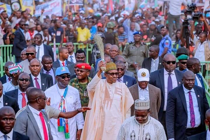 MalaTujjani73's tweet photo. #Lastyear_Memory
Pictures from APC Presidential Campaign Rally today in Delta & Edo States
Delta is also 4 President @MBuhari, the #NextLevel message is delivered to all Nigerians & accepted by majority. From the East, West, North to the Centre so it is #PMB4Plus4 @BashirAhmaad https://t.co/njDS5lcWrb