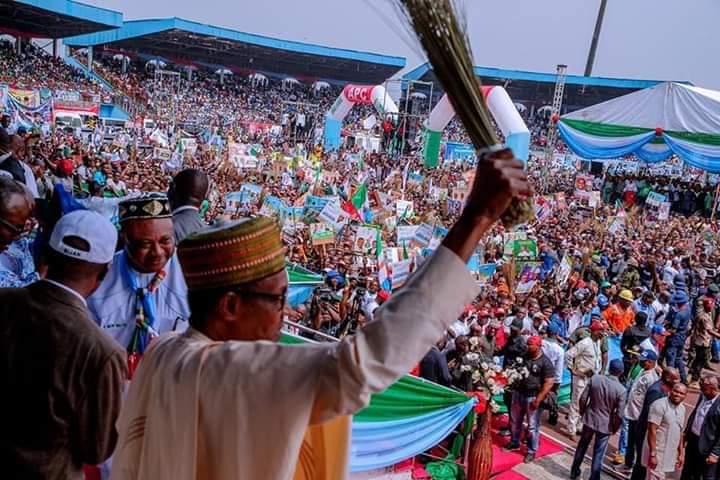 MalaTujjani73's tweet photo. #Lastyear_Memory
Pictures from APC Presidential Campaign Rally today in Delta & Edo States
Delta is also 4 President @MBuhari, the #NextLevel message is delivered to all Nigerians & accepted by majority. From the East, West, North to the Centre so it is #PMB4Plus4 @BashirAhmaad https://t.co/njDS5lcWrb